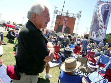 joedad.jpg (19380 bytes)