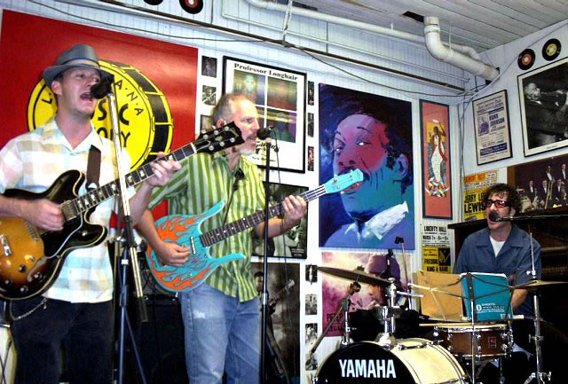 lmf_007_000.jpg (100664 bytes)