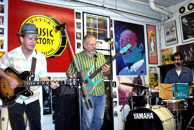 lmf_007_001.jpg (102720 bytes)